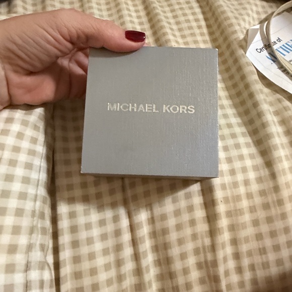 Michael Kors Gold Heart Charm Bracelet with Mother-of-Pearl Inlay - Picture 4 of 4